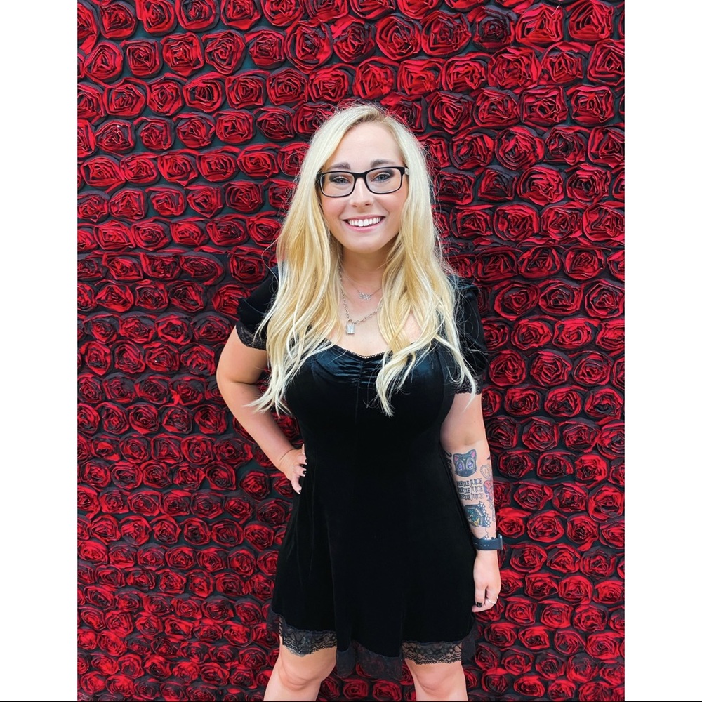 Meet your Posher, Sierrah